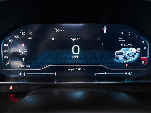 Used 2023 GMC Yukon XL SLE image 13