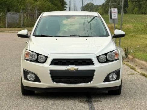 Used 2013 Chevrolet Sonic LTZ FWD image 4