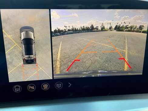 New 2026 Cadillac Lyriq Sport image 25