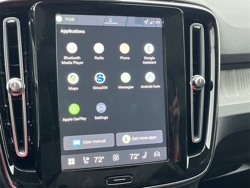 New 2026 Volvo XC40 B4 Core w/ Climate Package image 28