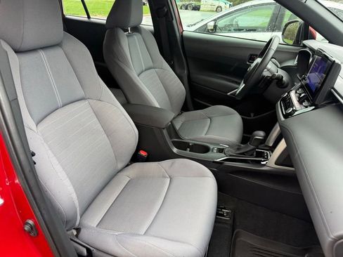 Used 2024 Toyota Corolla Cross AWD Hybrid image 12