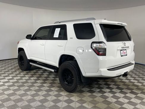 Used 2017 Toyota 4Runner SR5 AWD/4WD image 24