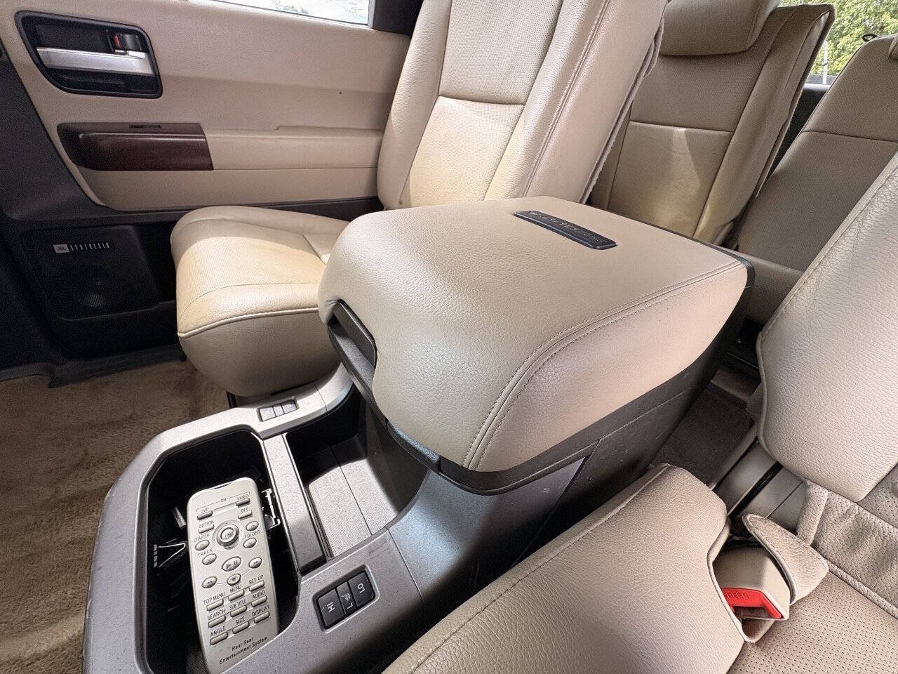 Used 2011 Toyota Sequoia Platinum AWD/4WD image 31