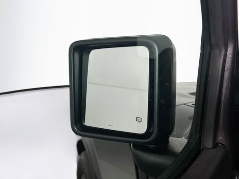 Used 2025 Jeep Wrangler Unlimited Sahara w/ Technology Group AWD/4WD image 16