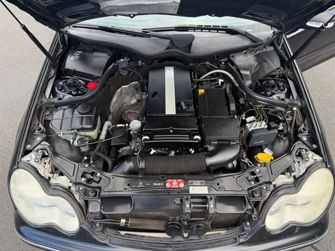 Used 2004 Mercedes-Benz C 230 Sedan image 12