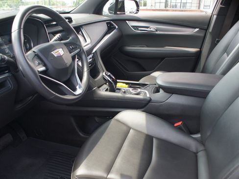 Used 2024 Cadillac XT6 Luxury w/ LPO, Floor Liner Package AWD/4WD image 14