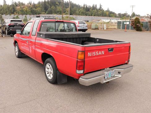 Used 1996 Nissan Pickup 2WD King Cab image 7