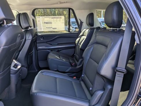 New 2026 Lincoln Navigator Premiere image 14