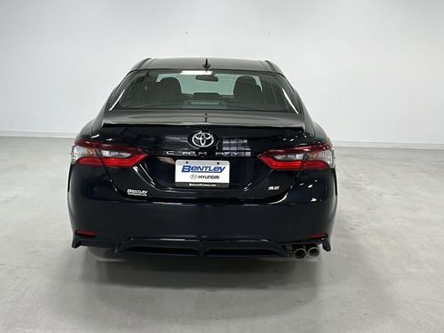 Used 2021 Toyota Camry SE image 5