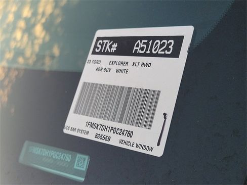 Certified 2023 Ford Explorer XLT image 28