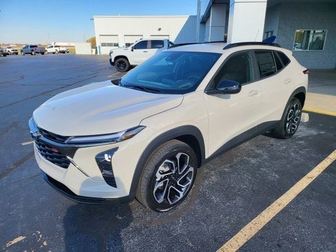 New 2026 Chevrolet Trax RS w/ Driver Confidence Package image 9