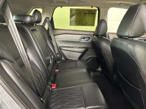 Used 2023 Nissan Rogue Platinum FWD image 29