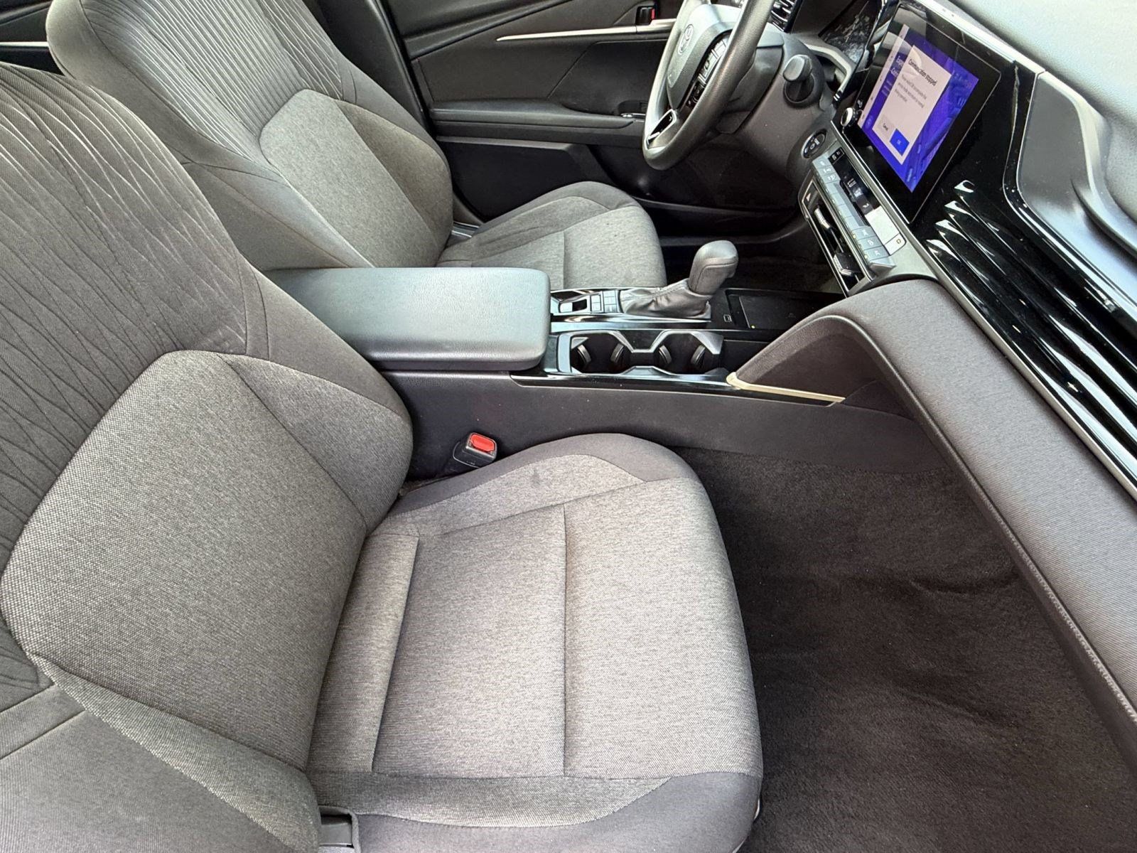 Used 2025 Toyota Camry LE FWD image 28
