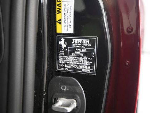 Used 2025 Ferrari Purosangue AWD/4WD image 64