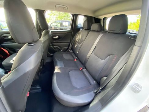 Used 2023 Jeep Renegade Trailhawk AWD/4WD image 31