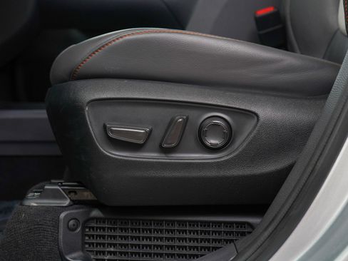 Used 2023 Toyota Sienna XSE FWD image 24