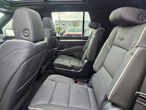 New 2026 Cadillac Escalade Luxury AWD/4WD image 21
