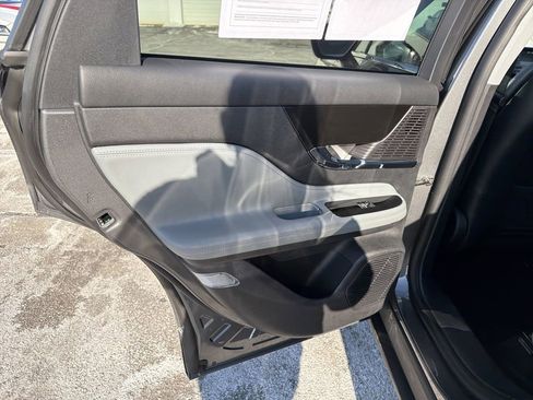 Used 2022 Lincoln Corsair Grand Touring image 12