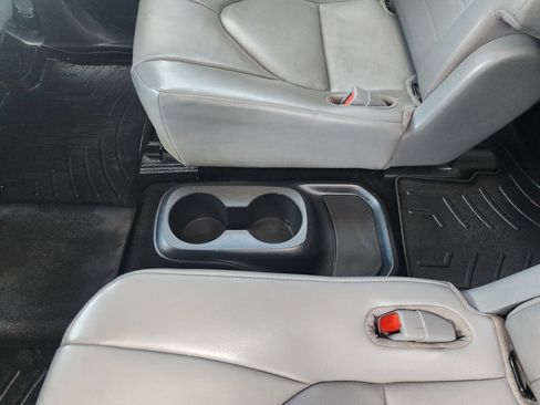 Used 2020 Toyota Highlander XLE image 15