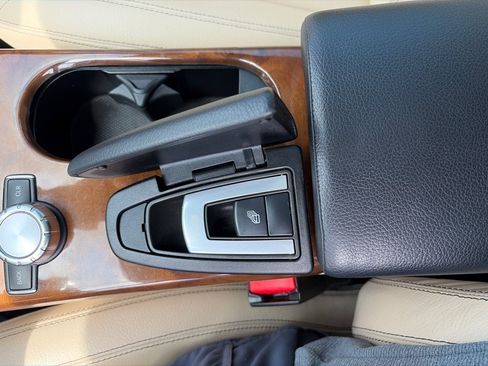 Used 2014 Mercedes-Benz SLK 350 image 18