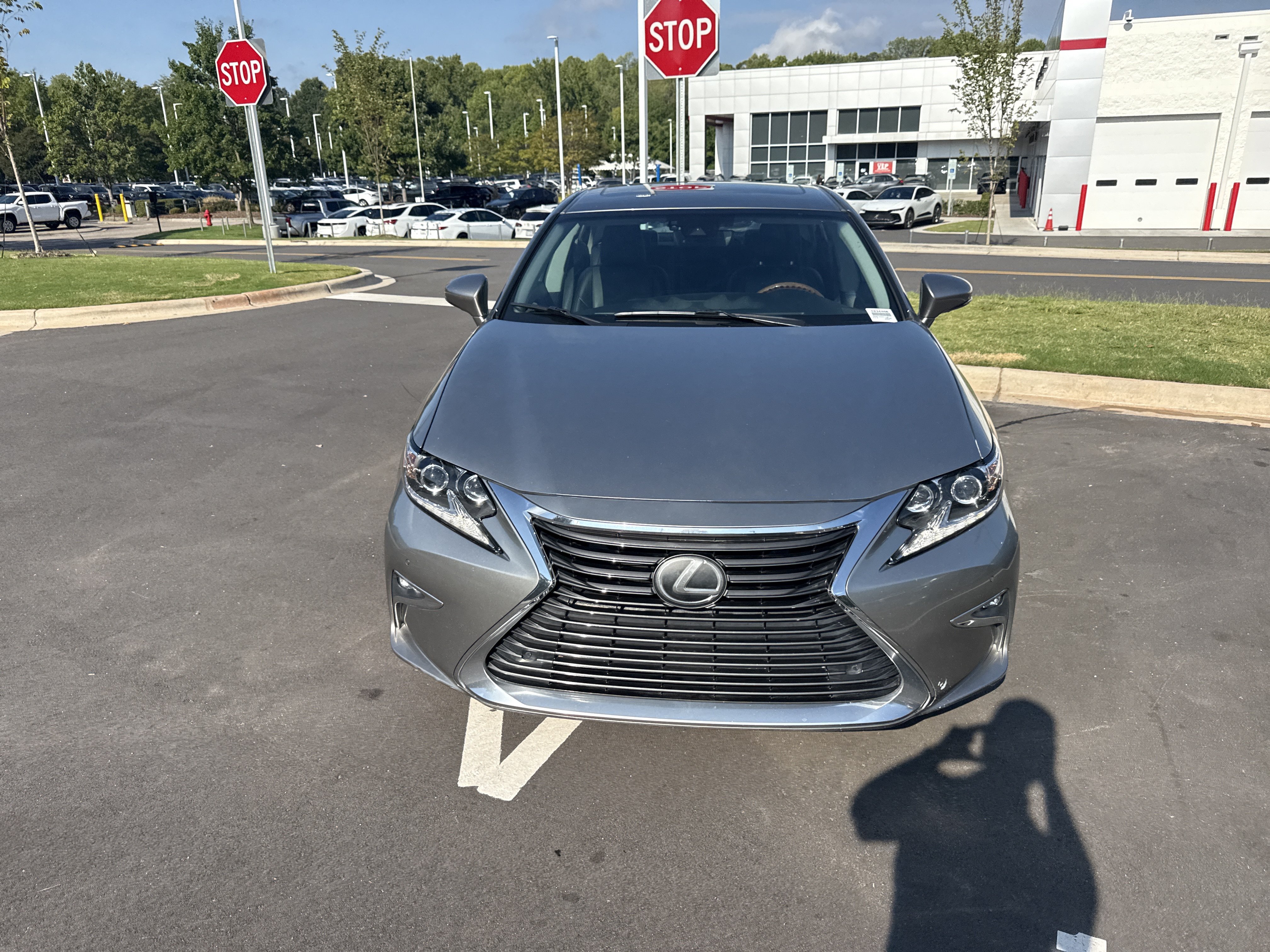 Used 2018 Lexus ES 350 w/ Navigation System Package FWD image 3