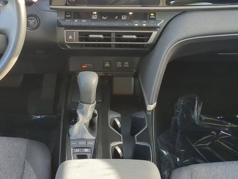 Used 2025 Toyota Camry LE image 18