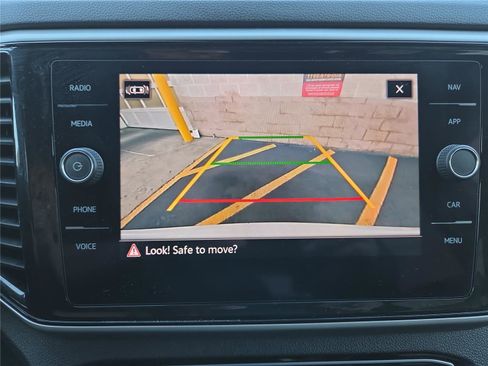 Used 2022 Volkswagen Atlas Cross Sport SEL R-Line image 22