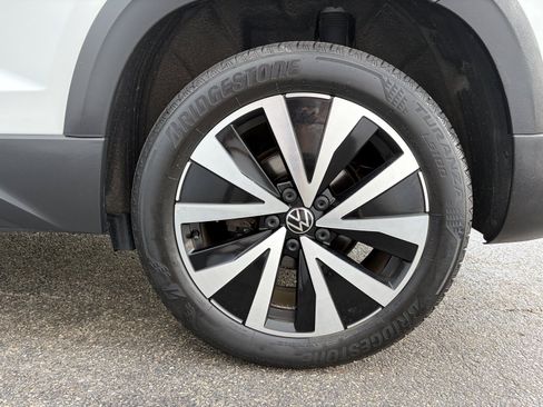 Used 2022 Volkswagen Taos SE AWD/4WD image 40