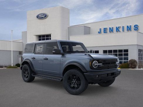 New 2025 Ford Bronco Outer Banks w/ Black Appearance Package image 7