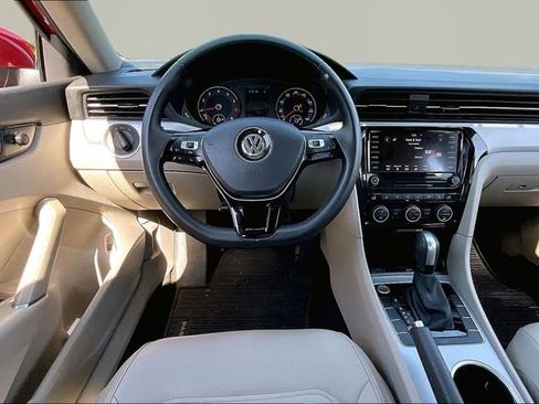 Used 2021 Volkswagen Passat 2.0T SE FWD image 8