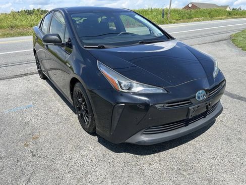 Used 2019 Toyota Prius LE FWD image 3