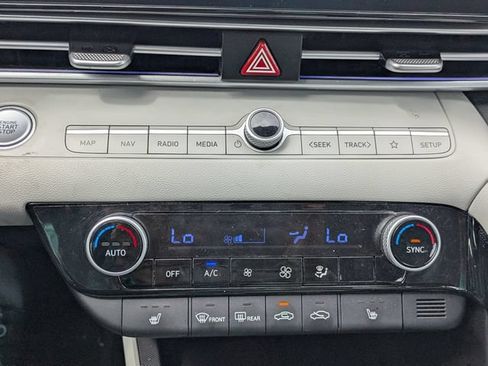 Used 2024 Hyundai Elantra Limited FWD image 31