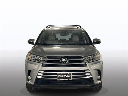 Used 2017 Toyota Highlander Limited Platinum image 8