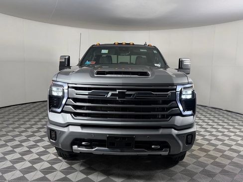 Used 2024 Chevrolet Silverado 3500 High Country w/ Technology Package AWD/4WD image 4