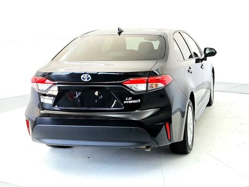 Used 2024 Toyota Corolla LE w/ LE Convenience Package AWD/4WD image 5