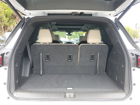 Used 2023 Chevrolet Traverse Premier image 7