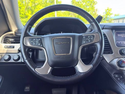 Used 2019 GMC Yukon Denali w/ Denali Ultimate Package AWD/4WD image 17