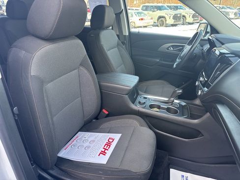 Used 2020 Chevrolet Traverse LT image 45