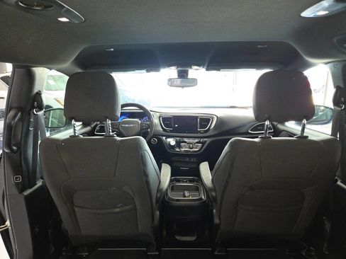 Used 2018 Chrysler Pacifica Touring Plus w/ S Appearance Package FWD image 24