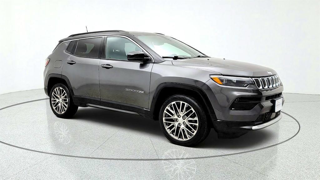 Used 2023 Jeep Compass Limited w/ Elite Group AWD/4WD image 3
