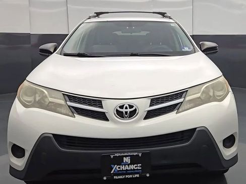 Used 2013 Toyota RAV4 LE AWD/4WD image 4