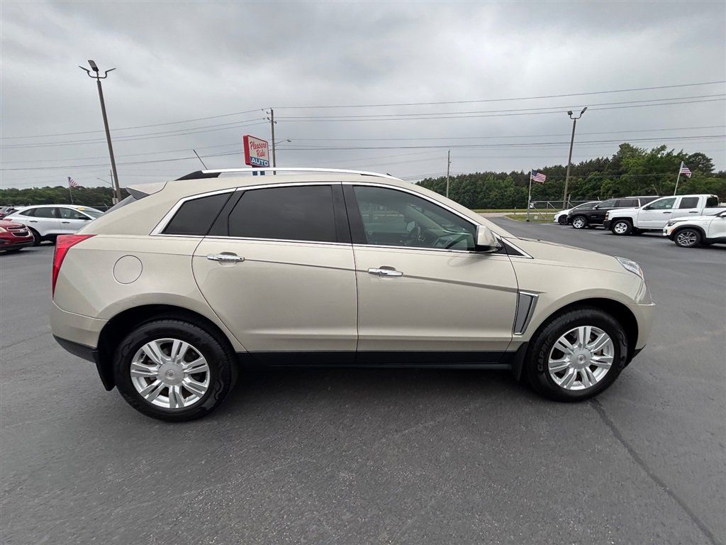 Used 2015 Cadillac SRX Luxury w/ Driver Awareness Package FWD image 9