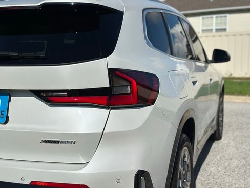 Used 2024 BMW X1 xDrive28i w/ Premium Package image 12