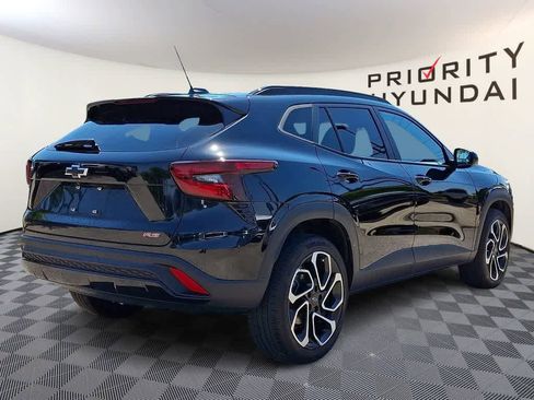 Used 2024 Chevrolet Trax RS w/ Driver Confidence Package FWD image 4