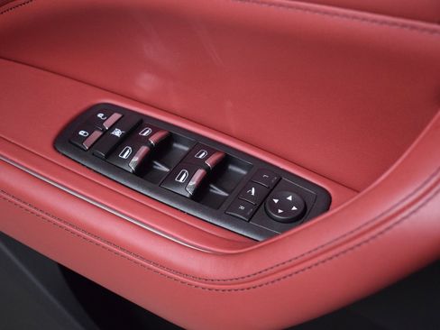 Certified 2022 Maserati Levante Modena image 39