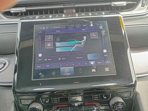 Used 2023 Jeep Grand Cherokee L Laredo image 27