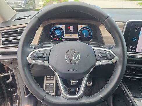 Certified 2024 Volkswagen Atlas SEL Premium R-Line AWD/4WD image 28