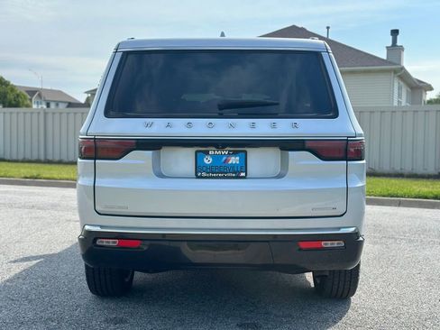 Used 2022 Jeep Wagoneer Series III w/ Premium Group I AWD/4WD image 6