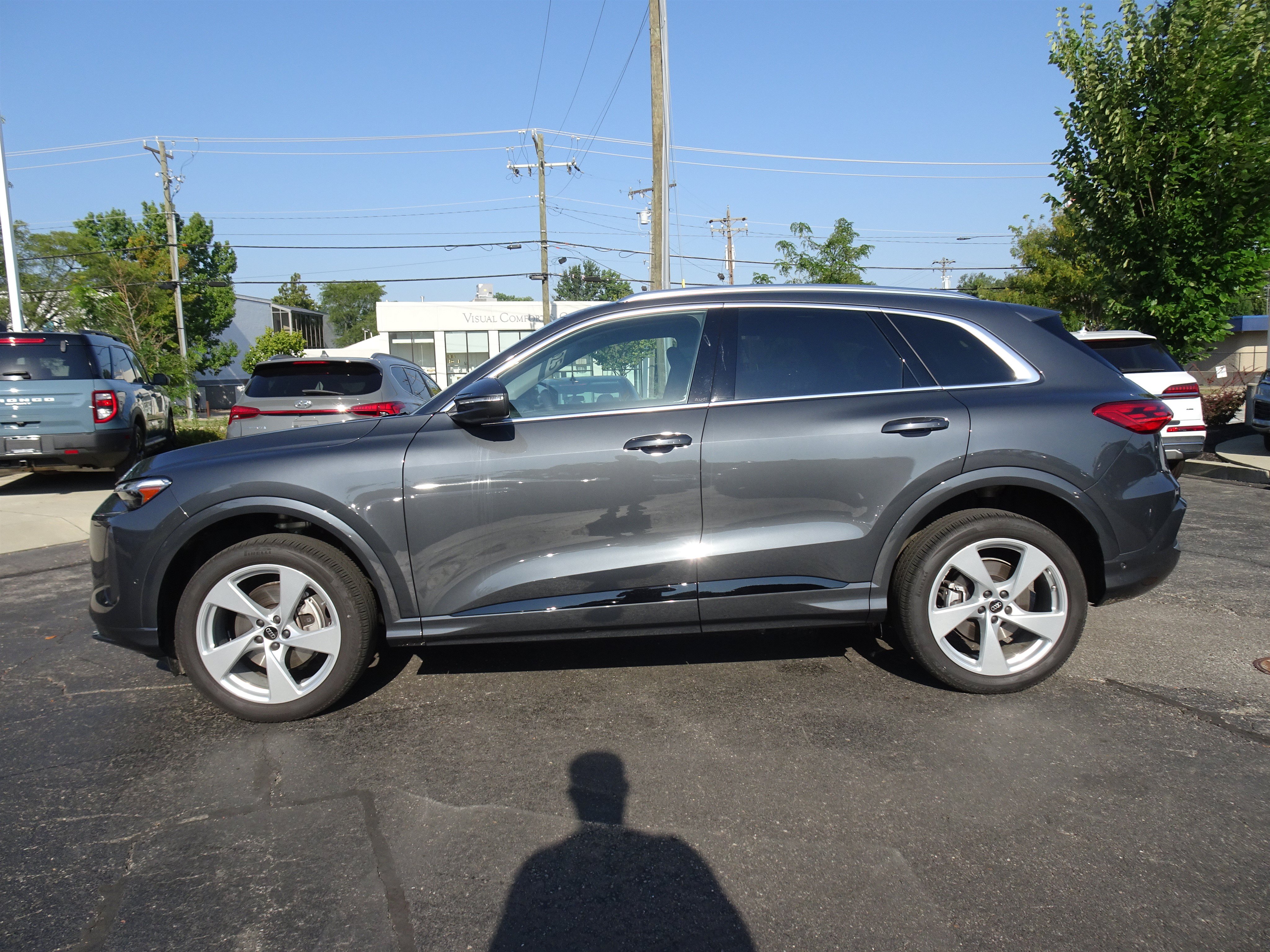 Certified 2025 Audi Q5 Premium Plus w/ Premium Plus AWD/4WD image 2