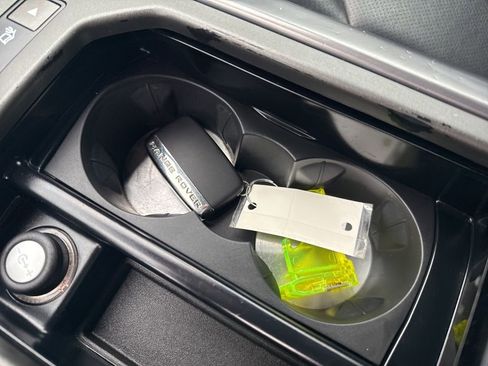 Used 2019 Land Rover Range Rover Evoque Landmark Edition image 17